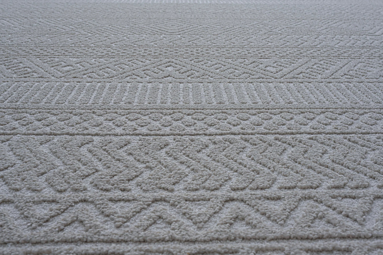 Luxurious Tribal Pattern Textured Trentino Rug