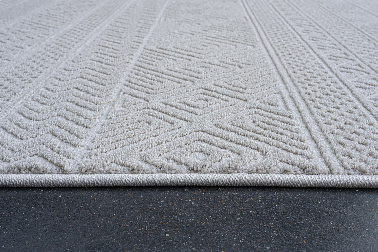 Luxurious Tribal Pattern Textured Trentino Rug