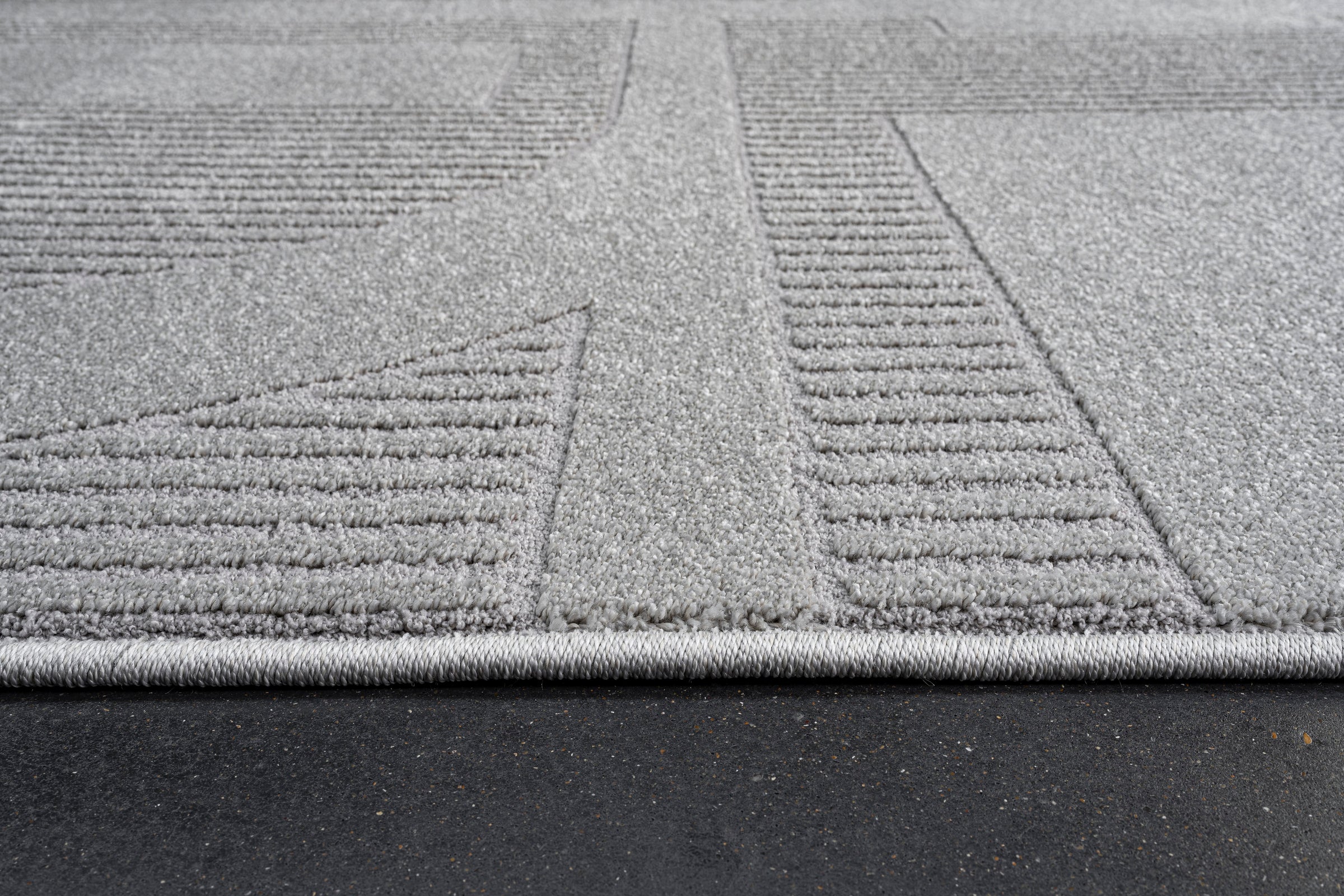 Abstract Geometric Pattern Luxurious Textured Trentino Rug