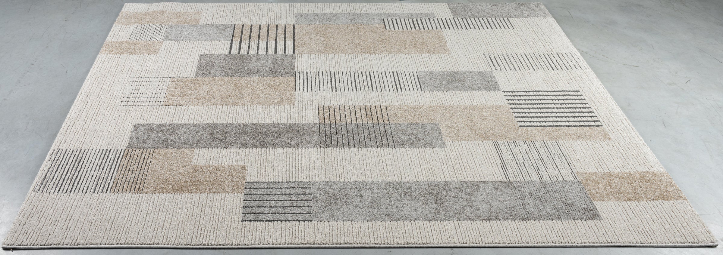 Abstract Geometric Pattern Valentino Rug
