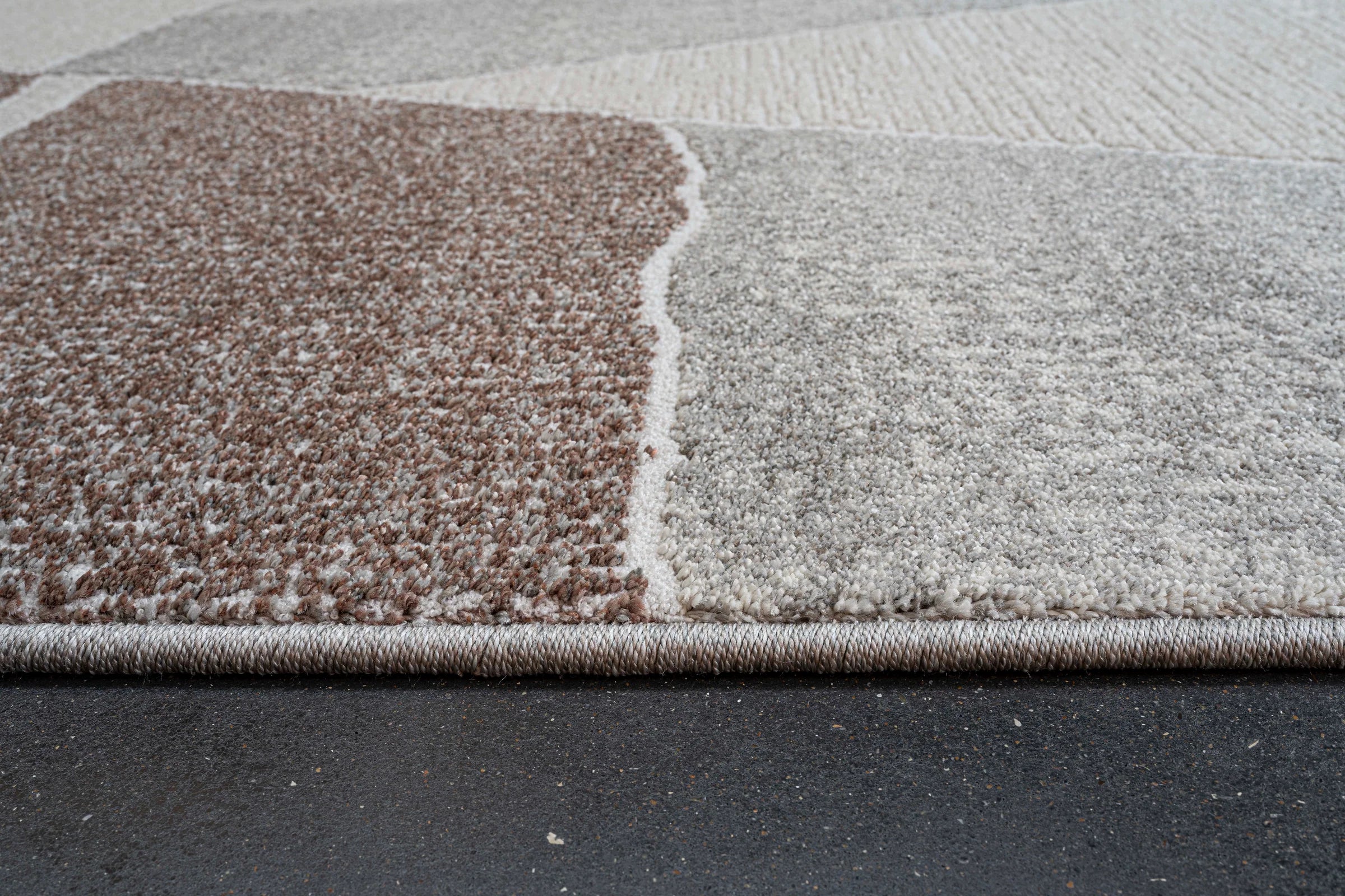 Organic Shapes Abstract Design Valentino Rug