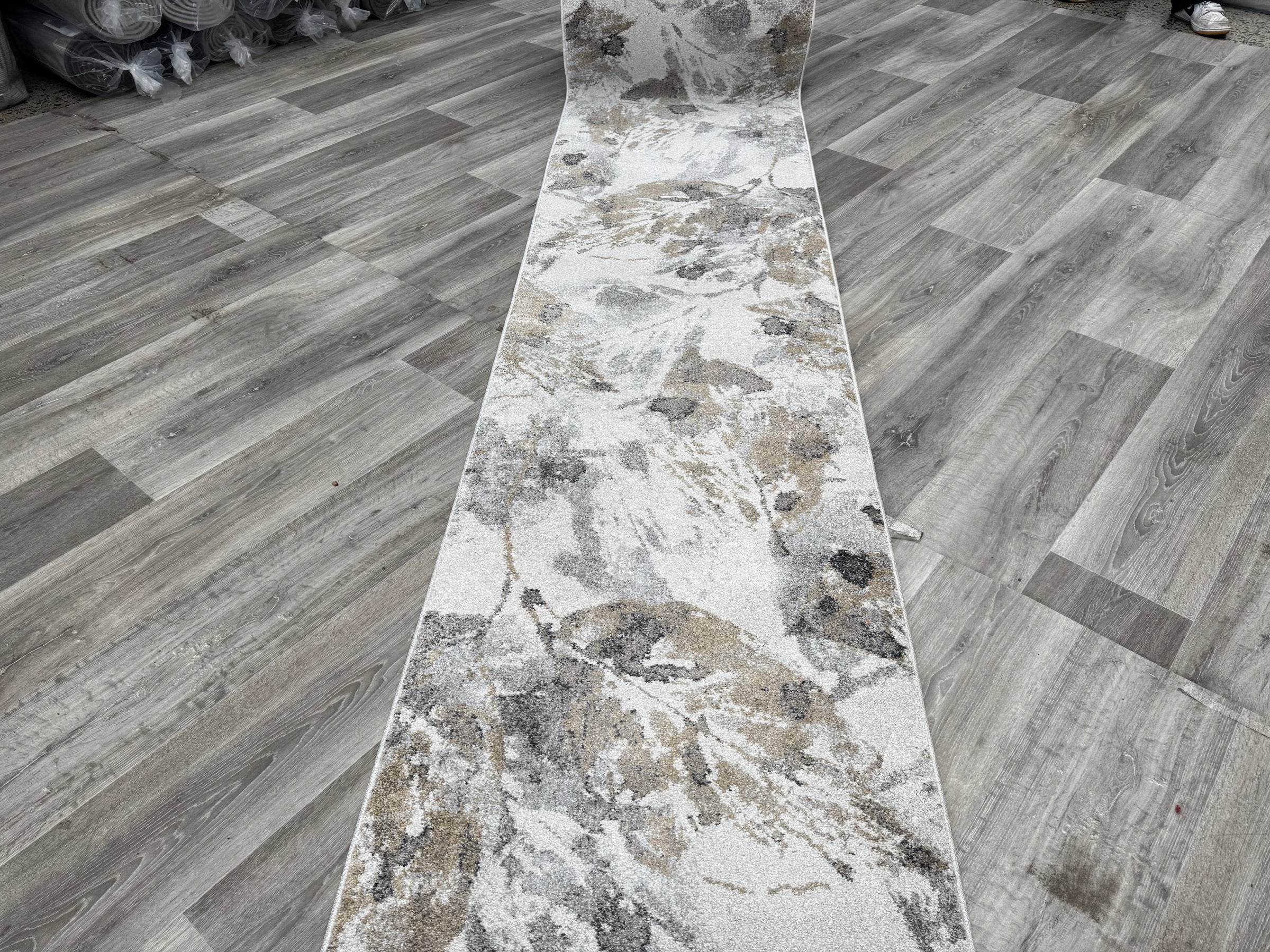 Beautiful Leaf Design Madison Hallway Runner 67cm Wide x Cut to Order (34007-6191)