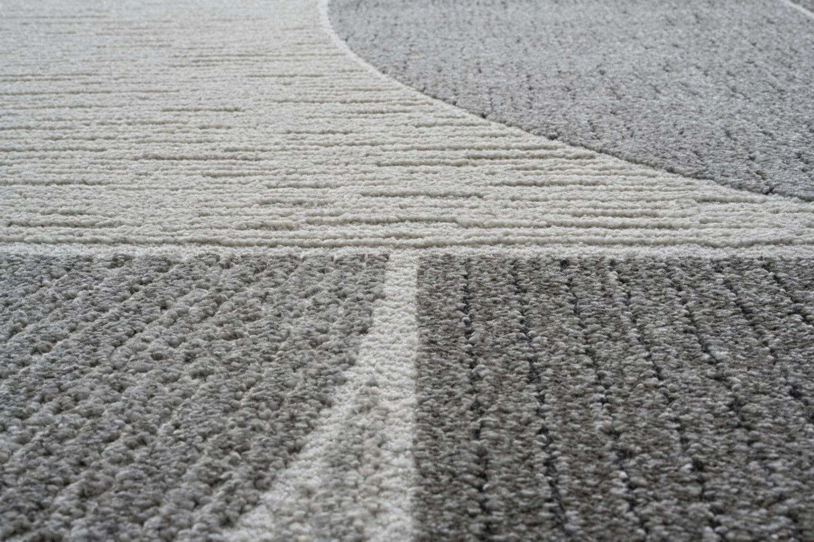 Abstract Geometric Pattern Valentino Rug