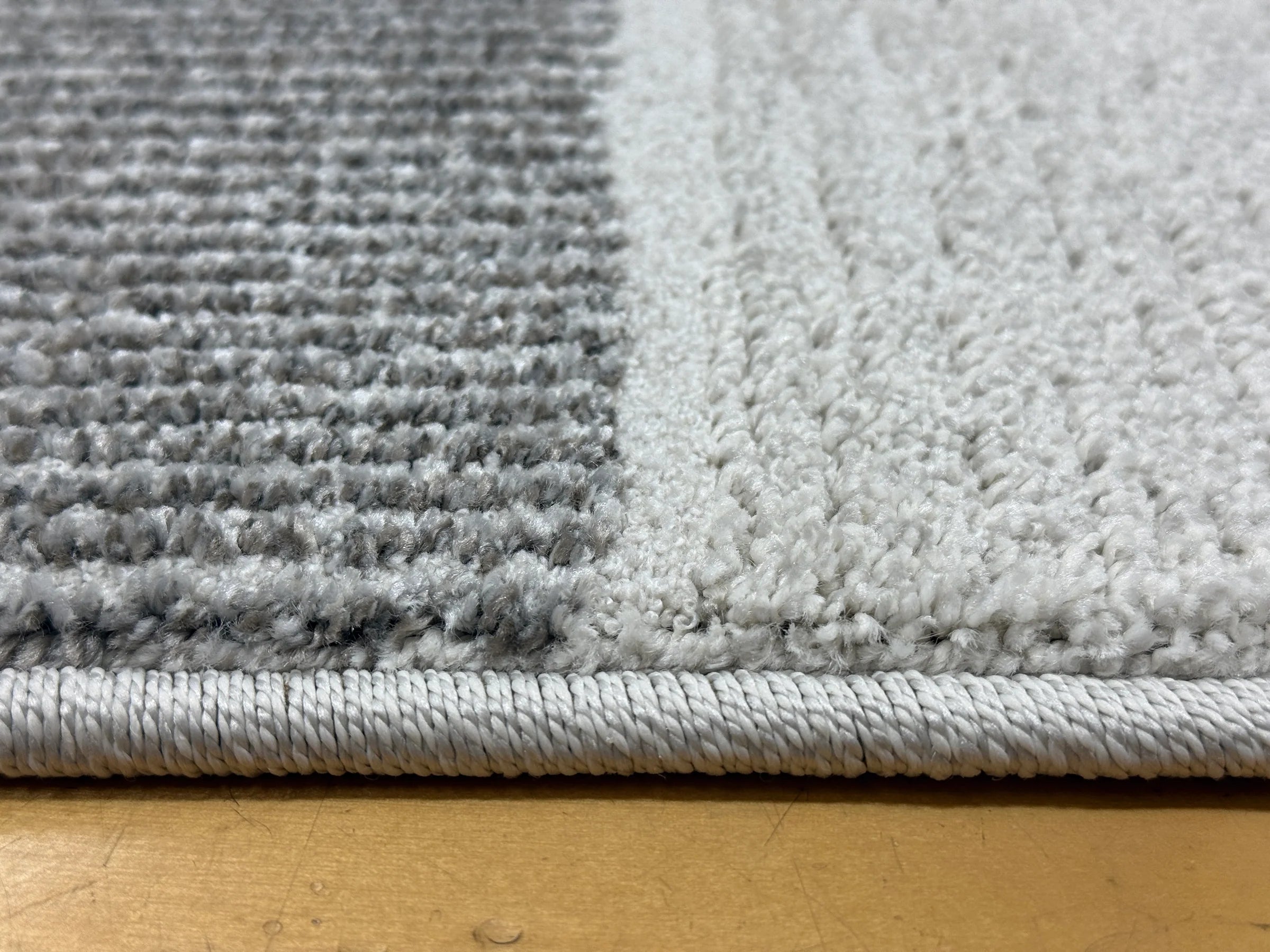 Abstract Geometric Pattern Valentino Oval Rug (46002-6171) Size: 160 x 230cm