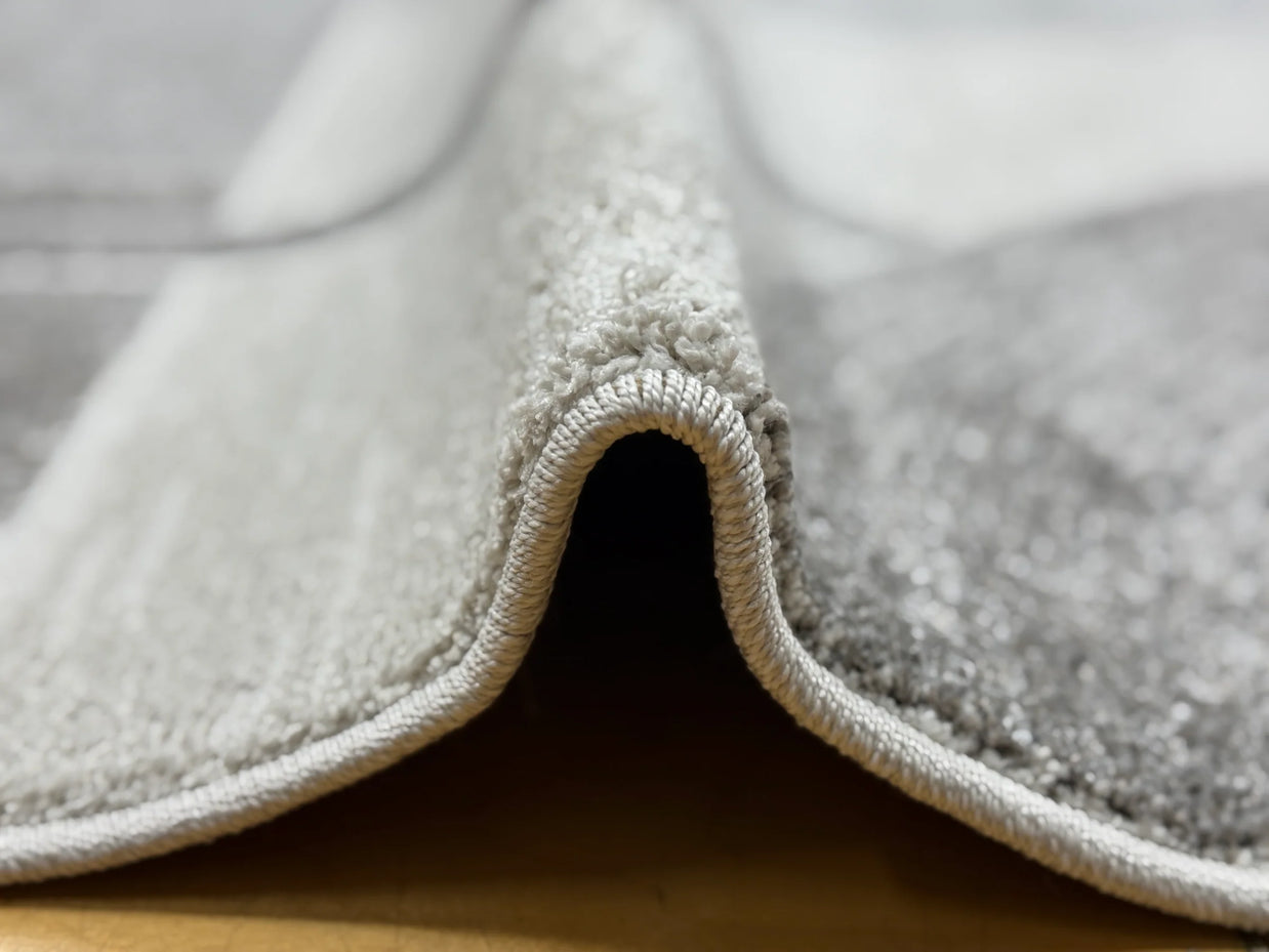 Abstract Geometric Pattern Valentino Oval Rug (46002-6171) Size: 160 x 230cm