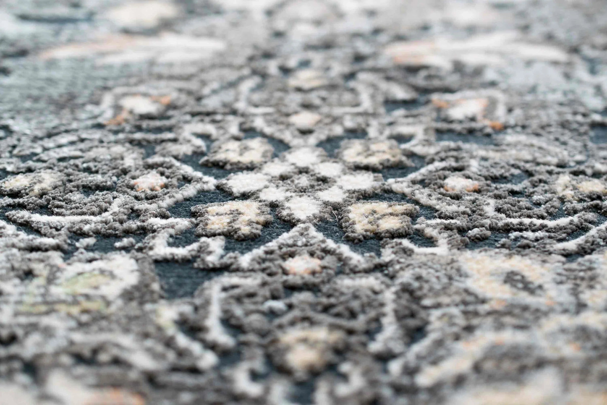 Luxuriously Vintage Design Canyon Rug