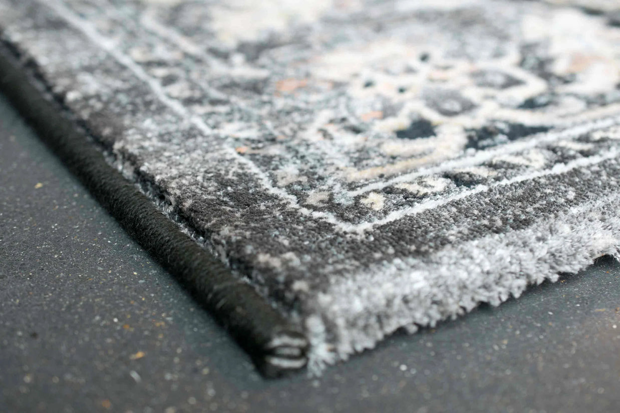 Luxuriously Vintage Design Canyon Rug