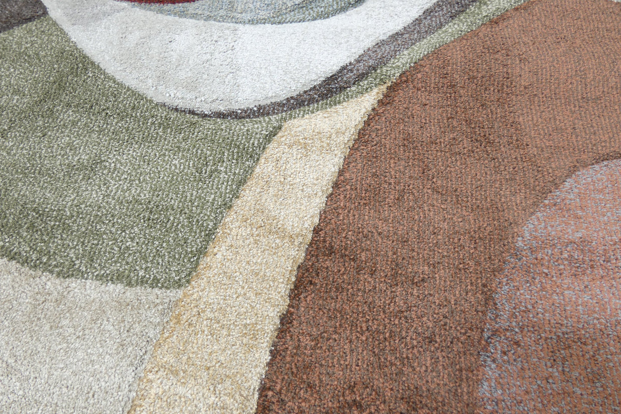 Kimya Collection Retro Wave Rug in Earthy Tones – Bold and Flowing Design