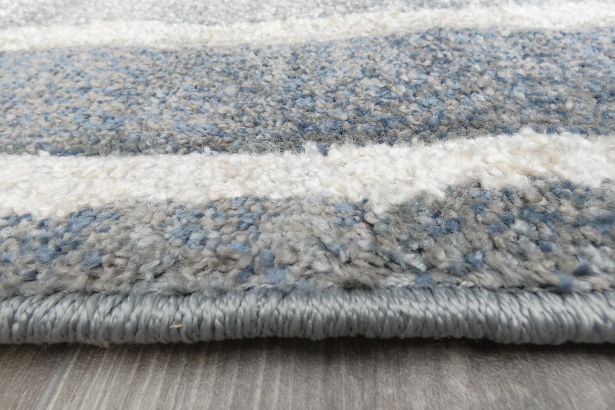 Kimya Collection Modern Geometric Rug in Blue and Gray – Structured Contemporary Design